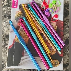Colorful Crochet Hook Set (3.5-9mm) plus stitch holders